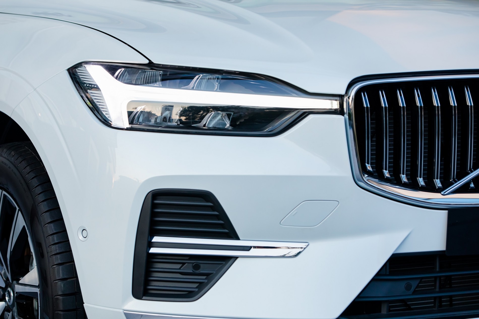 xc60_b6_white_9